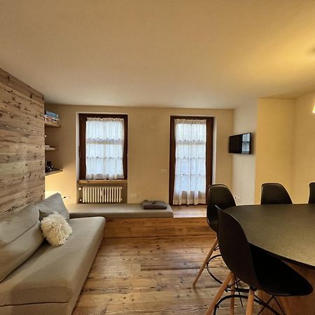 Maison Les Amis Du Bois Courmayeur Bagian luar foto