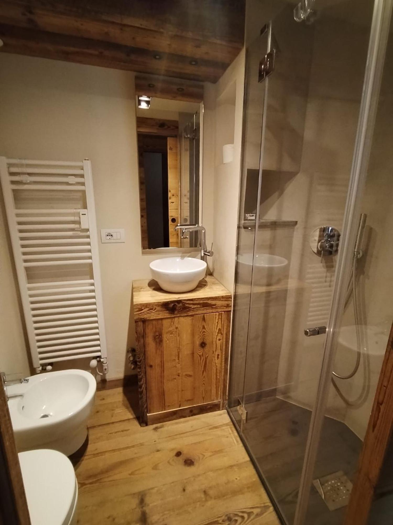 Maison Les Amis Du Bois Courmayeur Bagian luar foto